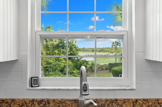 Building Photo - 4140 Bayhead Dr