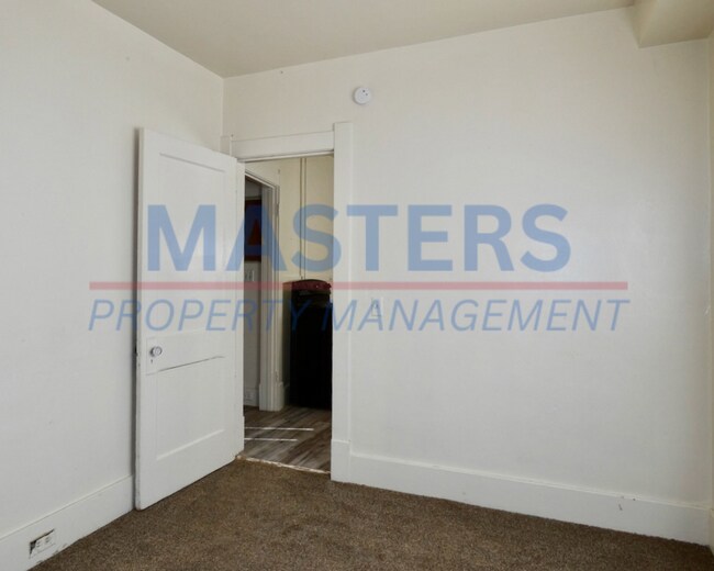 Building Photo - 4113 N Lockwood Ave