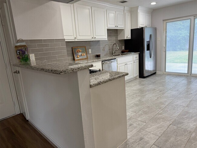 Building Photo - 9626 Magnolia Ridge Dr