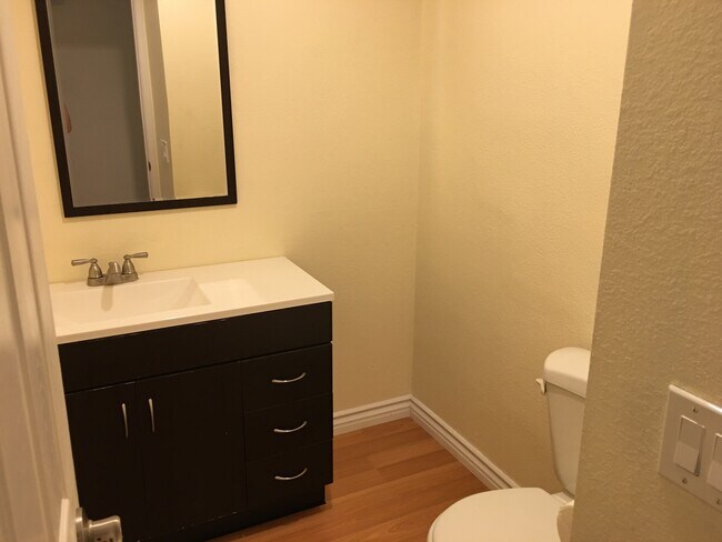 Building Photo - Four Bedroom Two Story Townhome in La Mesa!!!