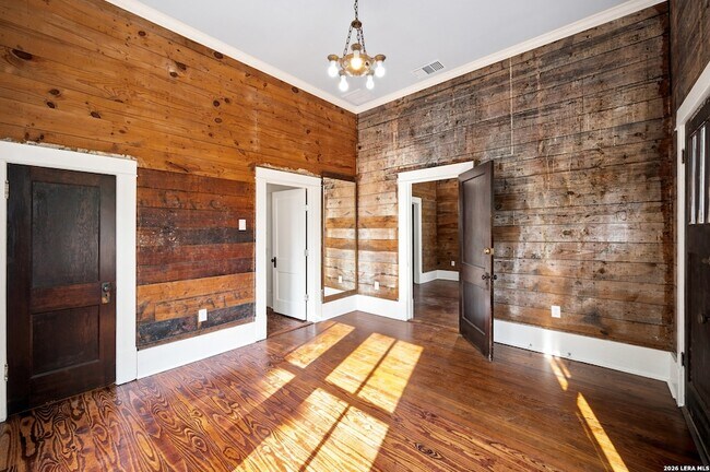 Building Photo - 312 Leigh St