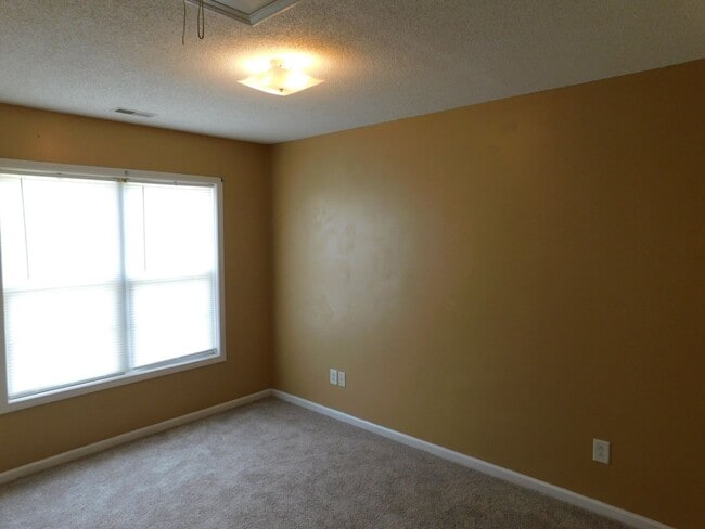 Building Photo - Charming Duplex in Havelock