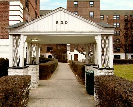 Building Photo - 300 Hayward Ave