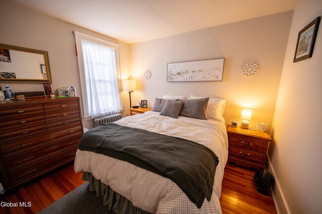 Building Photo - 21 Front St