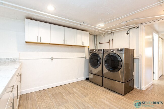 Building Photo - Pacific Heights: Remodeled Single Family H...