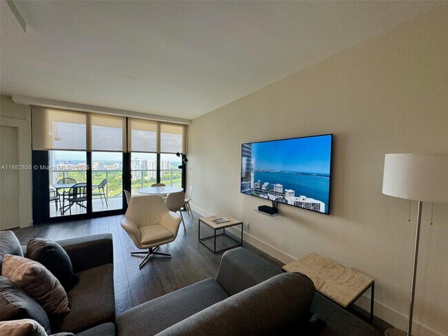 Building Photo - 20281 E Country Club Dr