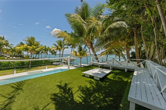 Building Photo - 610 Sabal Palm Rd