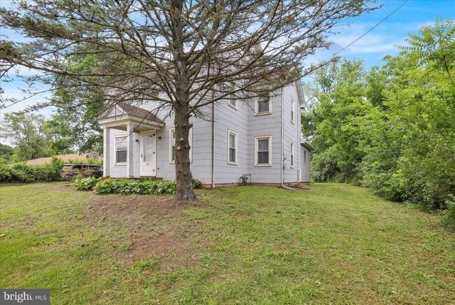 Building Photo - 144 E Baumstown Rd