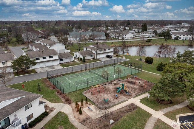 Building Photo - 226 N Waterford Dr
