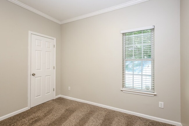 Building Photo - 2008 Greenhill Pass