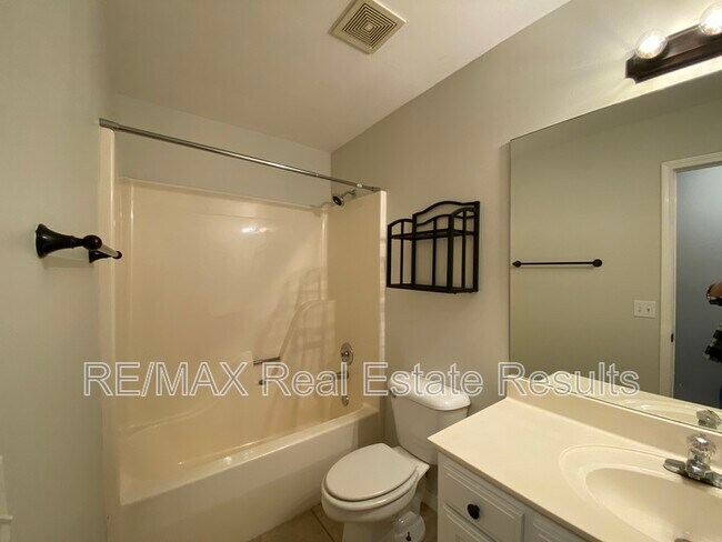 Building Photo - 1601 S 24th Pl
