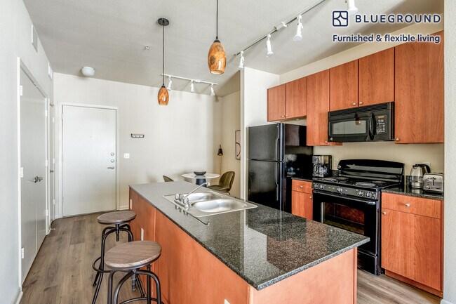 Building Photo - 3210 Esperanza Crossing