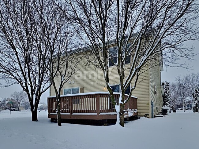 Building Photo - 329 Verbena Ln
