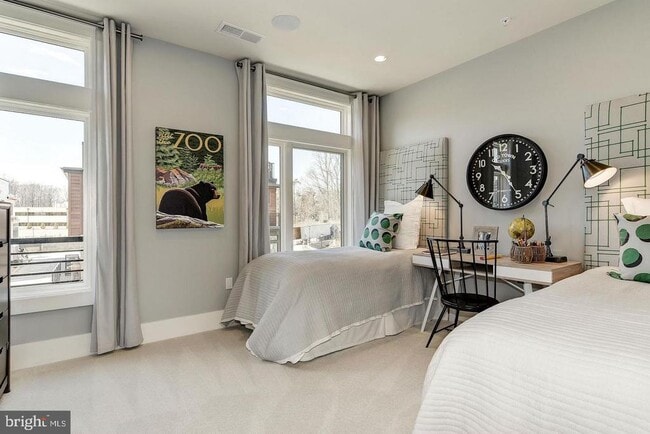 Building Photo - 5318 Merriam St