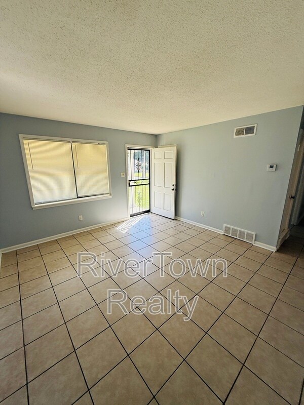 Building Photo - 4015 N Trezevant St