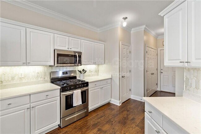 Building Photo - 203 Lenox Dr