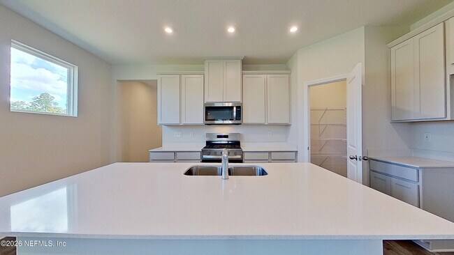 Building Photo - 349 Appalachian Trl