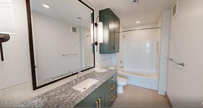 Building Photo - 98 S River Dr