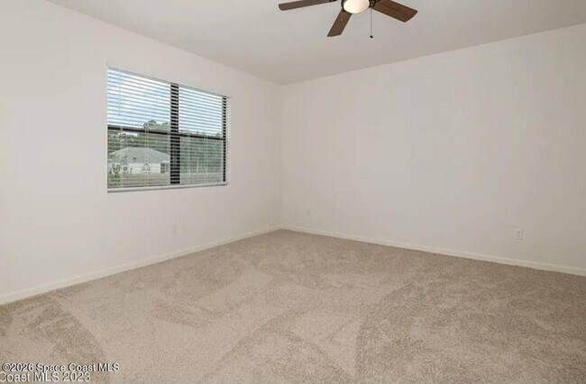 Building Photo - 463 Old Country Rd S E