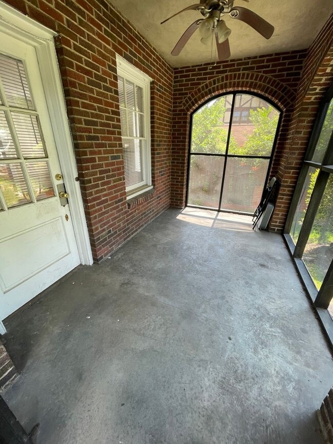 Building Photo - 604 Waccamaw Avenue