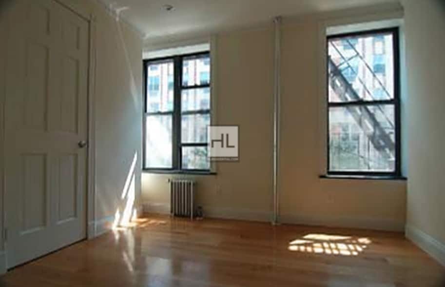 Building Photo - E 6TH ST.