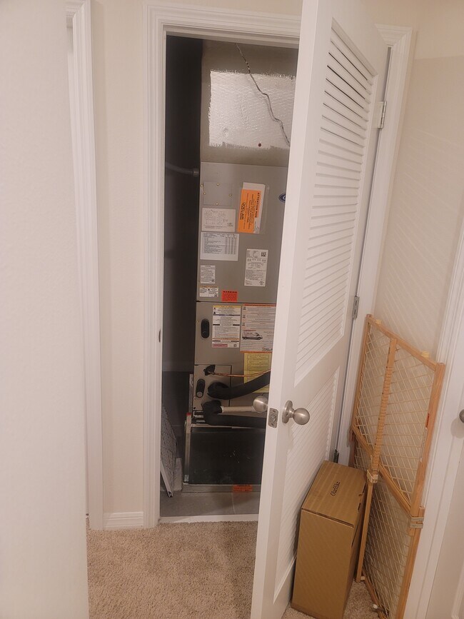 Building Photo - 1500 Fernmeadow St