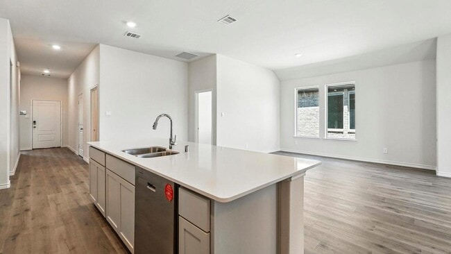 Building Photo - Welcome to this stunning 4-bed, 2-bath home with flex space, style, and comfort throughout!