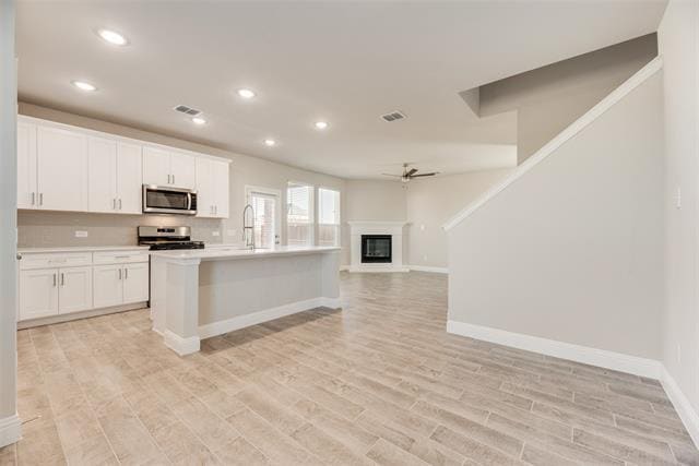 Building Photo - 1537 Vermillion St