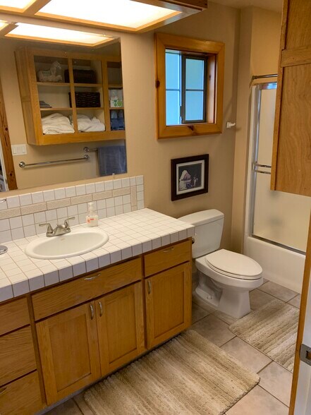 Building Photo - 247 Broad St