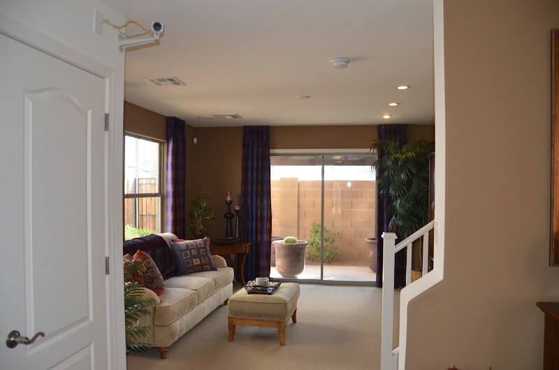 Building Photo - 2256 S Ponderosa Dr