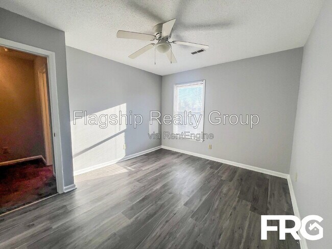 Building Photo - 107 Chesterfield Ct