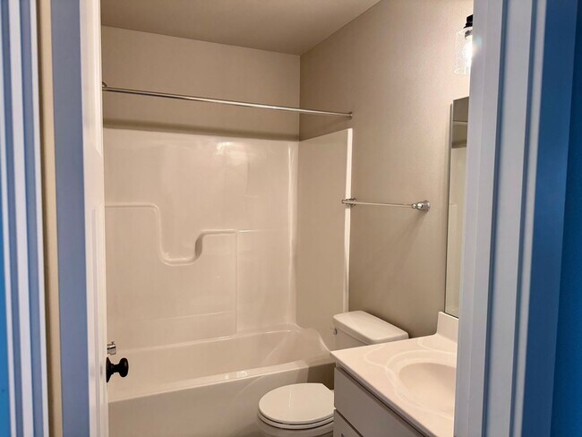 Building Photo - Horace ND - Available Now