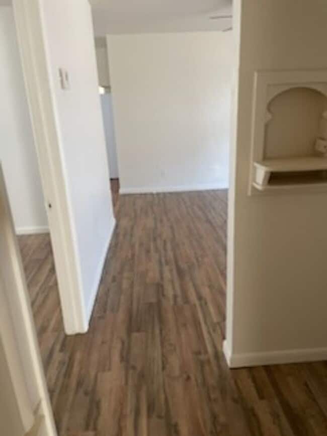 Building Photo - NICE HOME IN THE RIDGECREST AREA. PETS NEGOTIABLE WITH OWNERS APPROVALINS