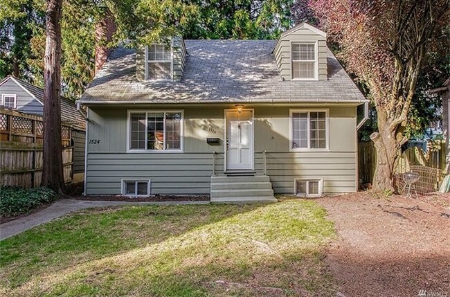 Primary Photo - Nice 3 bed/2.5 bath House next to Ravenna ...