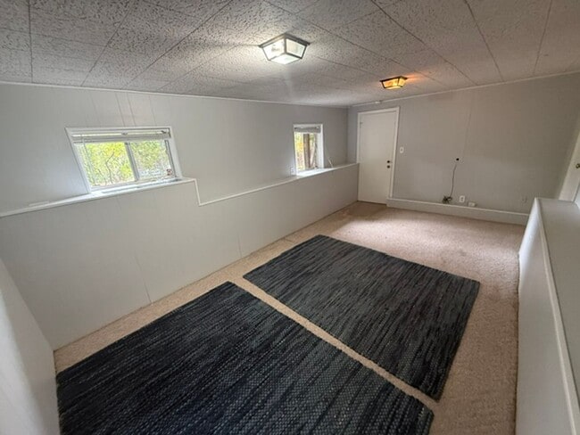 Building Photo - 3824 Fernwood St
