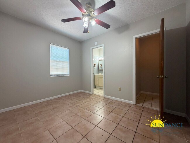 Building Photo - Great 4 Bedroom Home in Fort Walton Beach