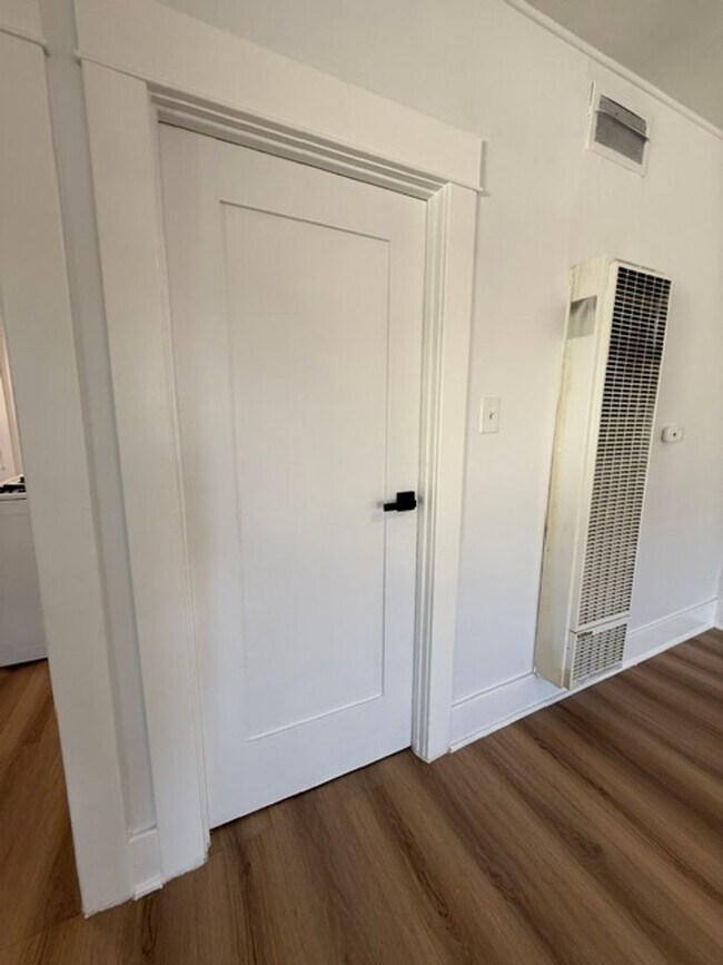 Building Photo - Jannsen Property