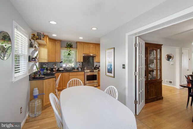 Building Photo - 9504 Wadsworth Dr