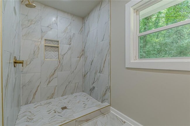 Building Photo - 1624 Dodson Dr SW