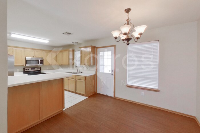 Building Photo - 1129 NE 8th St