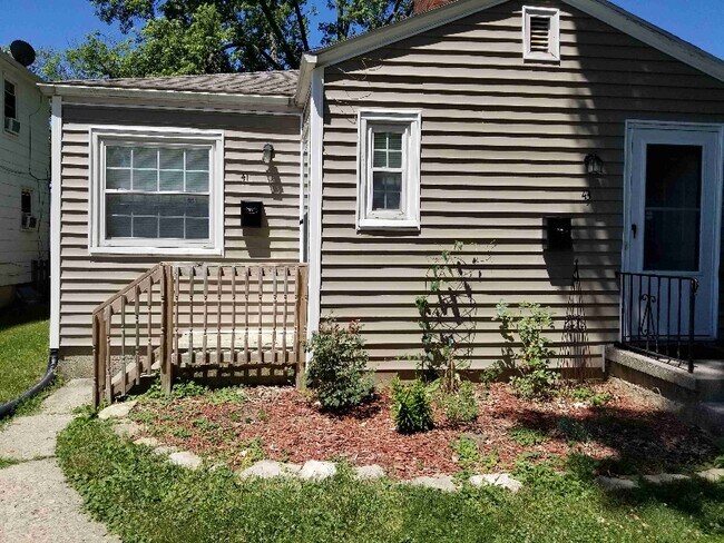 Primary Photo - 43 N Brinker Ave