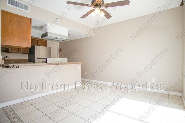 Building Photo - 1582 Bengal Dr