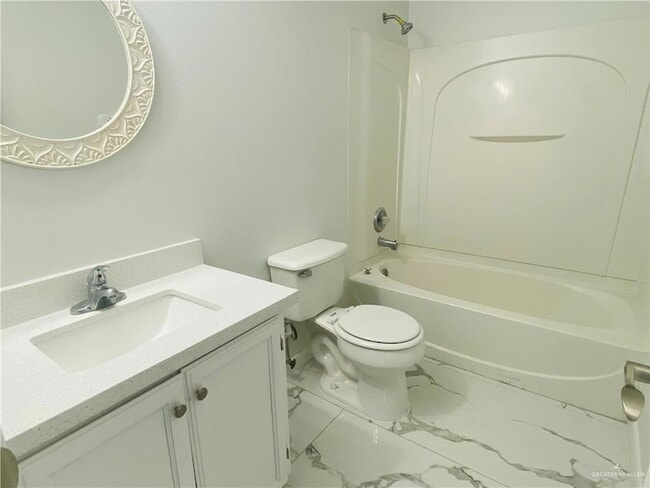 Building Photo - 3105 E Laurel St