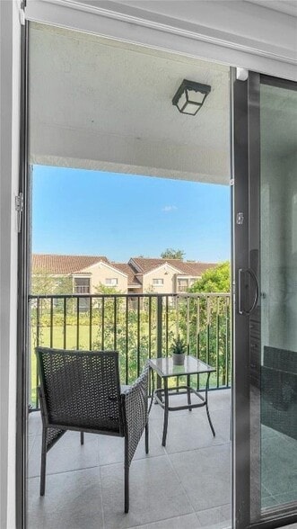 Building Photo - 304 NW 36th Ave