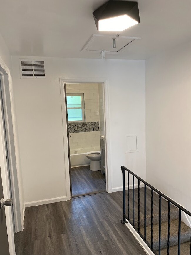 Building Photo - 3006 Benchwood Rd