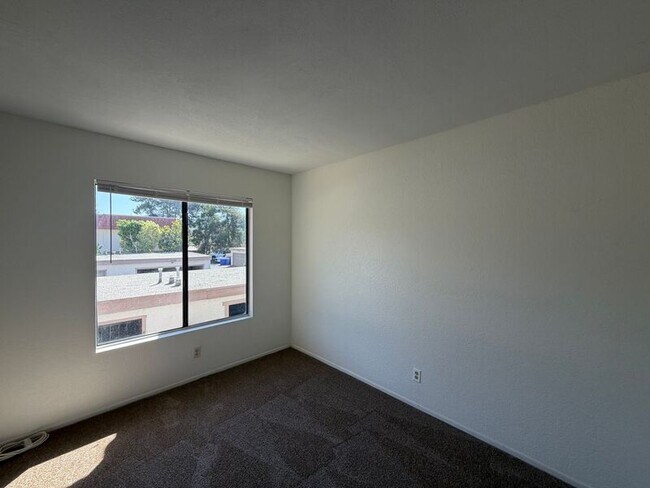 Building Photo - 3033 Via Sabinas