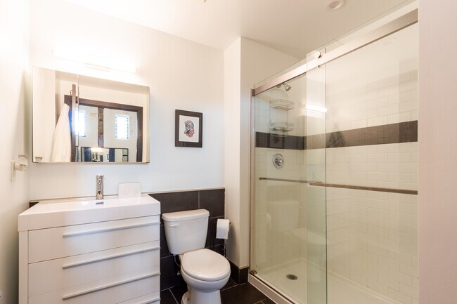 Building Photo - 676 Marshall Ave