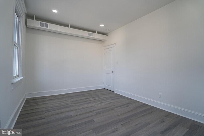 Building Photo - 2410 Wharton St