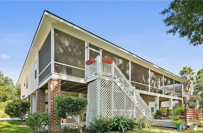 Building Photo - Beautiful 3 bedroom 2 bath home