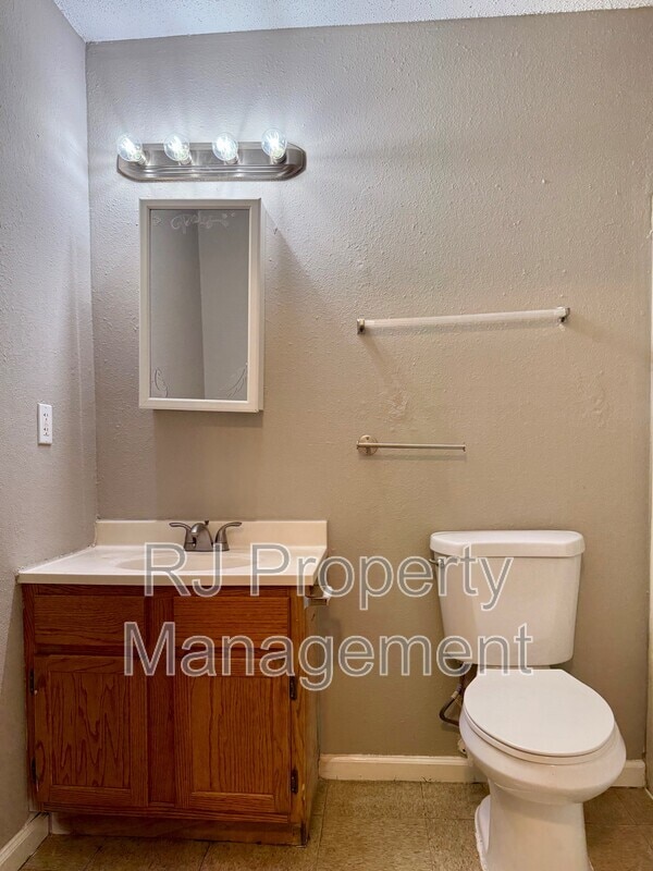 Building Photo - 710 Pendleton St